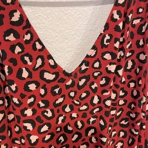 Old Navy maroon and pink leopard print sleeveless blouse XL